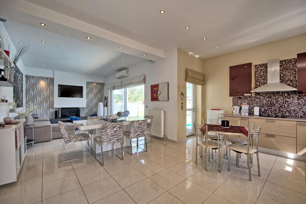 Beach Villa Christina By Posarellivillas أخارافي المظهر الخارجي الصورة