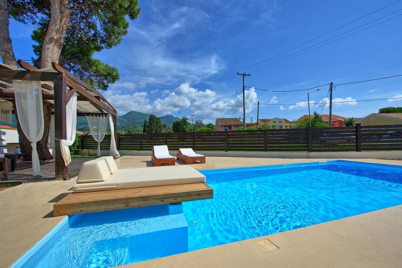 Beach Villa Christina By Posarellivillas أخارافي المظهر الخارجي الصورة