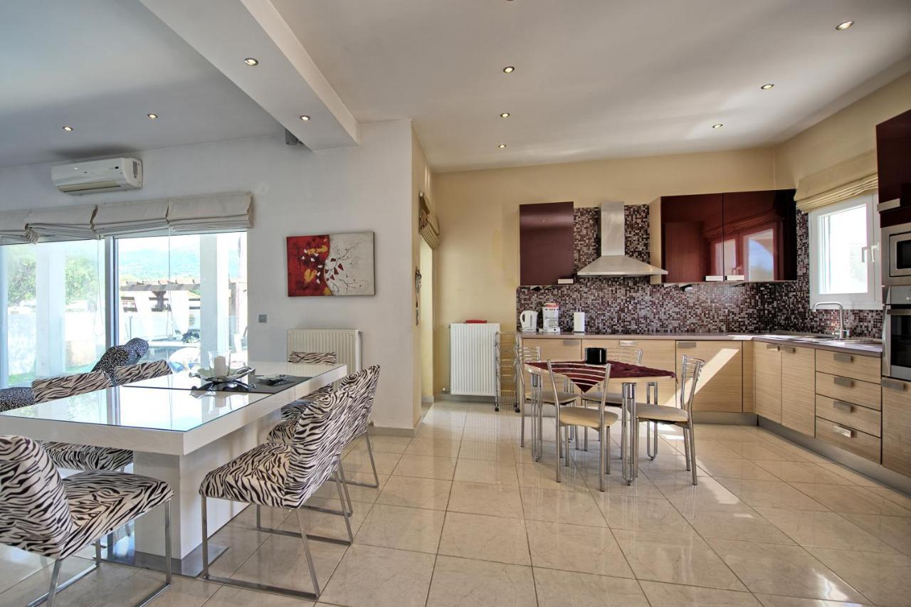 Beach Villa Christina By Posarellivillas أخارافي المظهر الخارجي الصورة