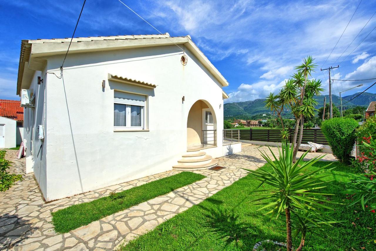 Beach Villa Christina By Posarellivillas أخارافي المظهر الخارجي الصورة